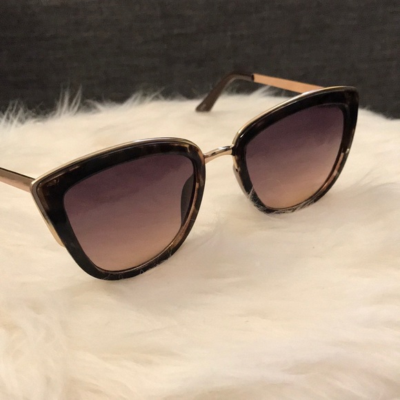 LOFT Tortoise Cat-Eye Sunglasses NWT Ann Taylor Loft ~ Oversized Cateye Sunglasses - Tortoise  main image 3